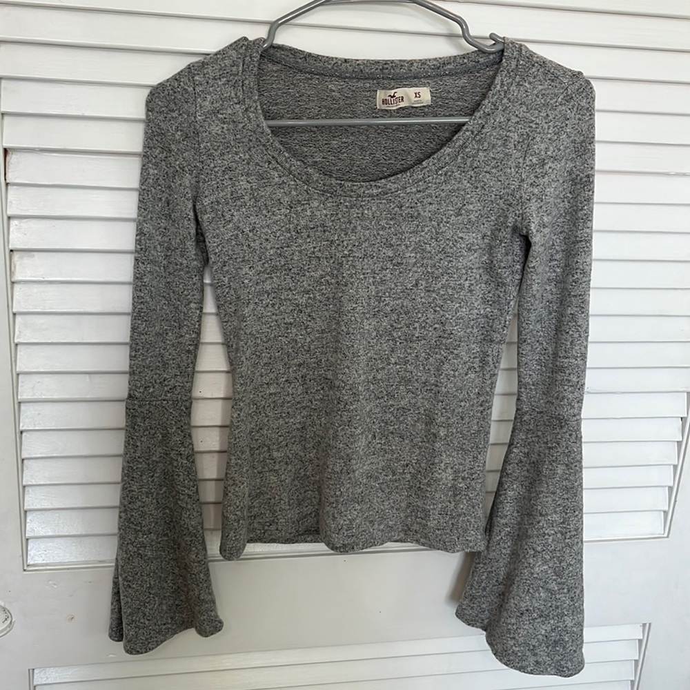 Hollister Flare sleeve sweater in gray